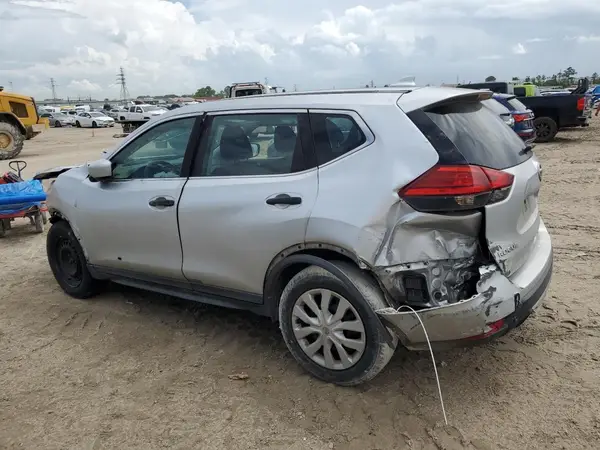 KNMAT2MT8HP510921 2017 NISSAN ROGUE - Image 2