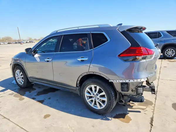 KNMAT2MT8HP511194 2017 NISSAN ROGUE - Image 2