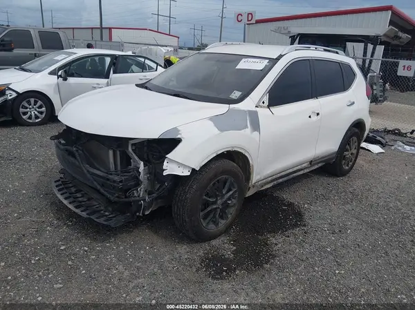 KNMAT2MT8HP516203 2017 NISSAN ROGUE - Image 2
