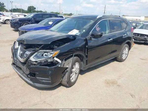 KNMAT2MT8HP518582 2017 NISSAN ROGUE - Image 2