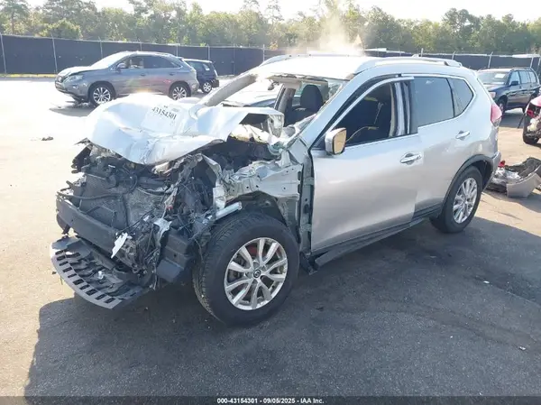KNMAT2MT8HP519408 2017 NISSAN ROGUE - Image 2
