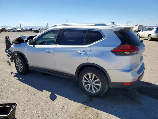 KNMAT2MT8HP521904 2017 NISSAN ROGUE - Image 2