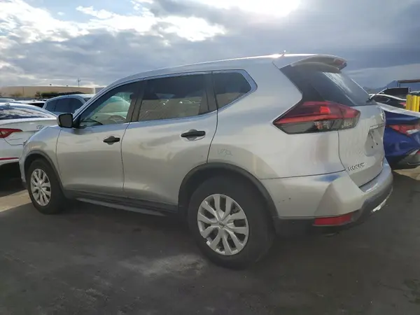 KNMAT2MT8HP530599 2017 NISSAN ROGUE - Image 2
