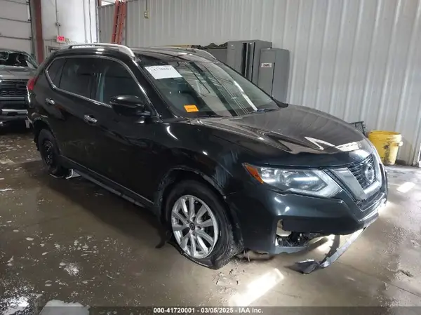 KNMAT2MT8HP532191 2017 NISSAN ROGUE - Image 1