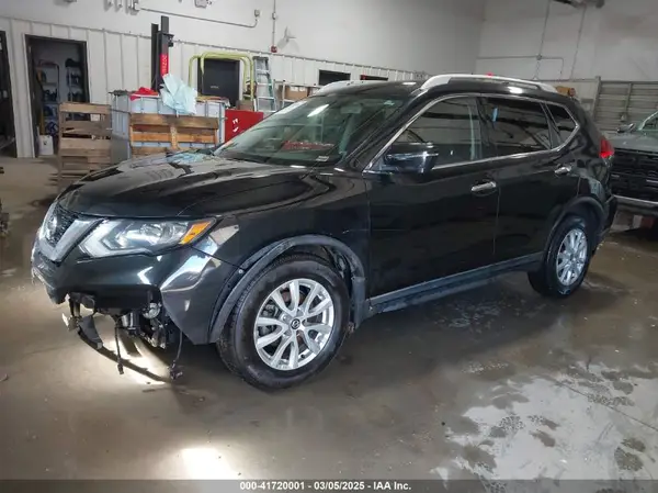KNMAT2MT8HP532191 2017 NISSAN ROGUE - Image 2
