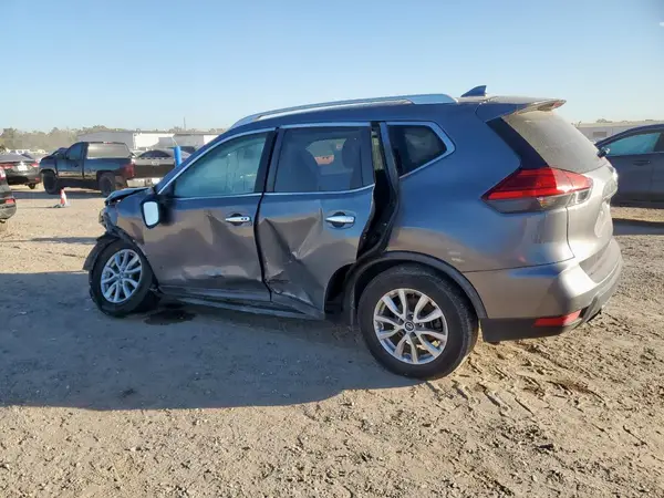 KNMAT2MT8HP533583 2017 NISSAN ROGUE - Image 2