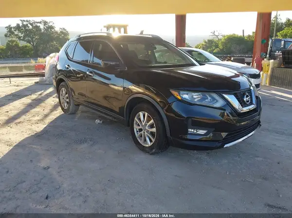 KNMAT2MT8HP534071 2017 NISSAN ROGUE - Image 1