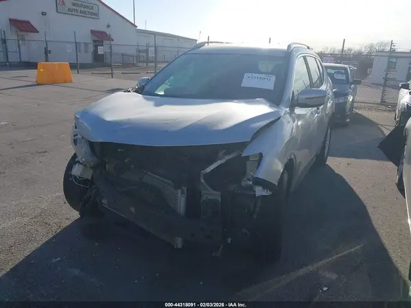 KNMAT2MT8HP538380 2017 NISSAN ROGUE - Image 2