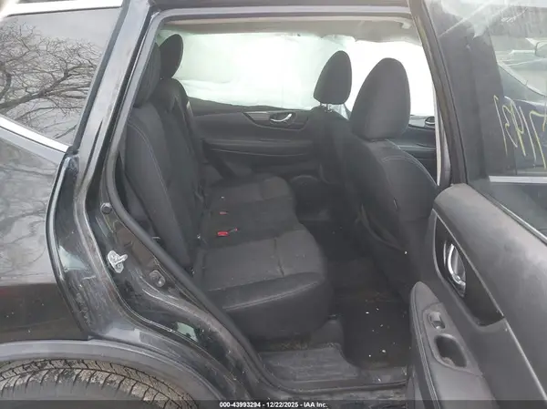 KNMAT2MT8HP539920 2017 NISSAN ROGUE - Image 8