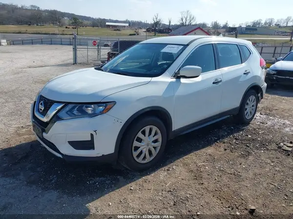 KNMAT2MT8HP544521 2017 NISSAN ROGUE - Image 2