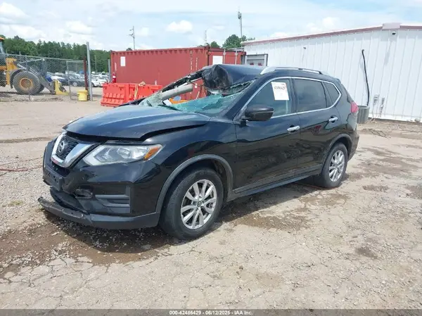 KNMAT2MT8HP547015 2017 NISSAN ROGUE - Image 2