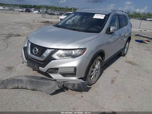 KNMAT2MT8HP549833 2017 NISSAN ROGUE - Image 2