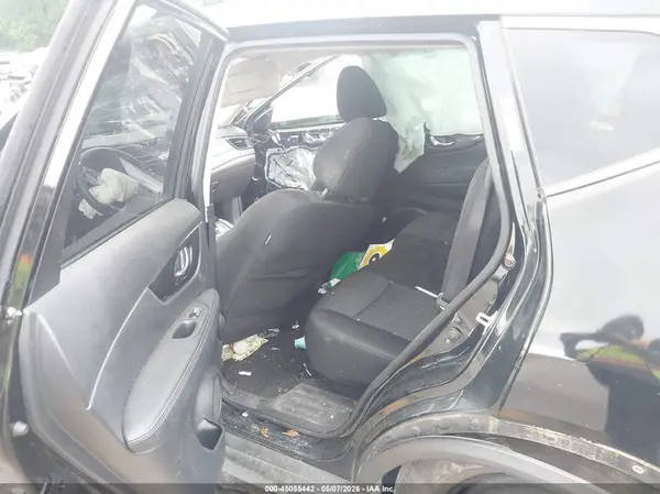 KNMAT2MT8HP550044 2017 NISSAN ROGUE - Image 8
