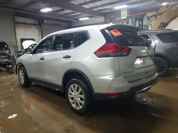 KNMAT2MT8HP552618 2017 NISSAN ROGUE - Image 2
