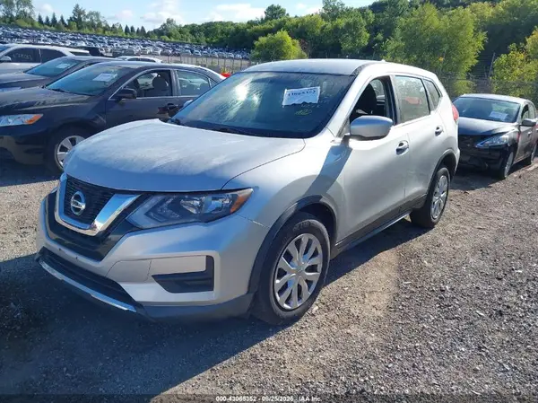 KNMAT2MT8HP553123 2017 NISSAN ROGUE - Image 2