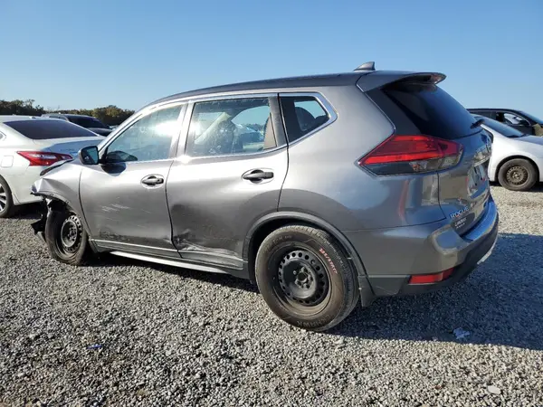 KNMAT2MT8HP555602 2017 NISSAN ROGUE - Image 2