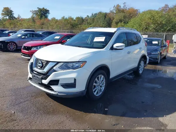KNMAT2MT8HP556085 2017 NISSAN ROGUE - Image 2