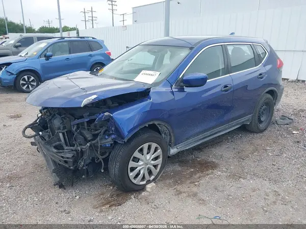KNMAT2MT8HP561125 2017 NISSAN ROGUE - Image 2