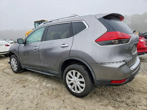 KNMAT2MT8HP564204 2017 NISSAN ROGUE - Image 2