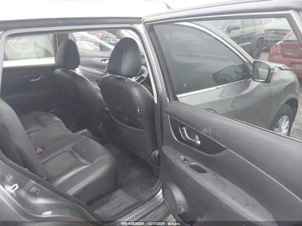 KNMAT2MT8HP564350 2017 NISSAN ROGUE - Image 8