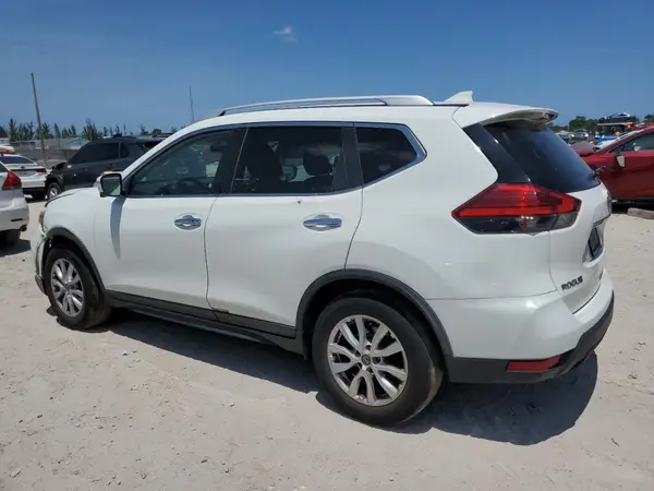KNMAT2MT8HP568155 2017 NISSAN ROGUE - Image 2