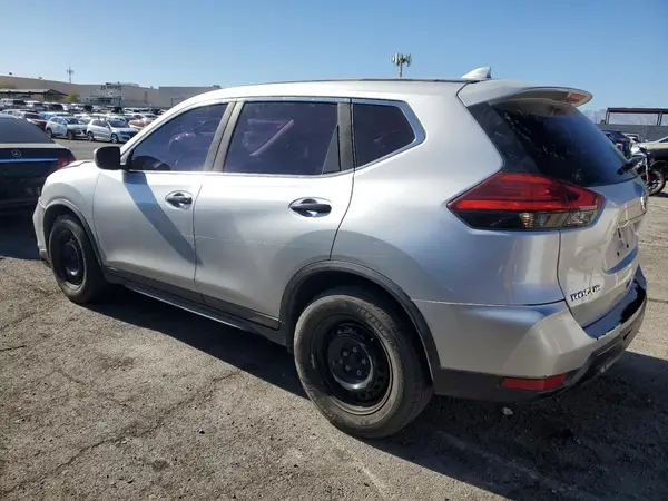 KNMAT2MT8HP569032 2017 NISSAN ROGUE - Image 2