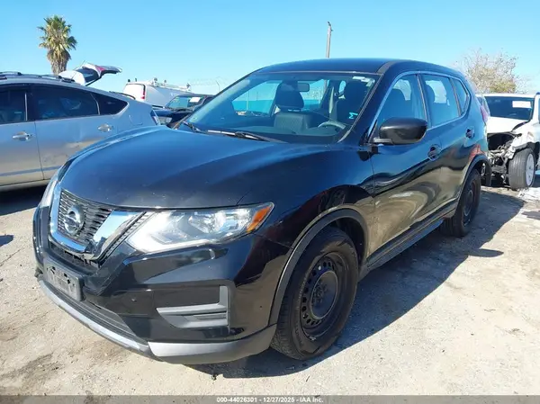 KNMAT2MT8HP570276 2017 NISSAN ROGUE - Image 2