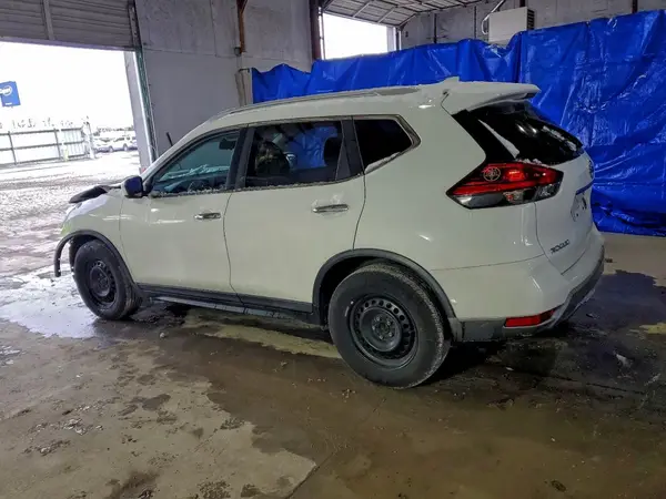 KNMAT2MT8HP574182 2017 NISSAN ROGUE - Image 2