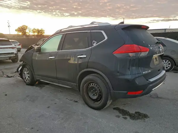 KNMAT2MT8HP578555 2017 NISSAN ROGUE - Image 2