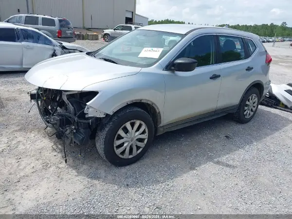 KNMAT2MT8HP581178 2017 NISSAN ROGUE - Image 2