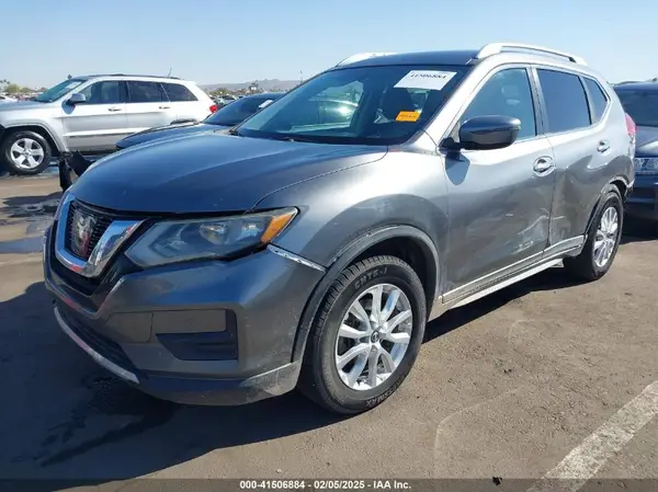 KNMAT2MT8HP585151 2017 NISSAN ROGUE - Image 2