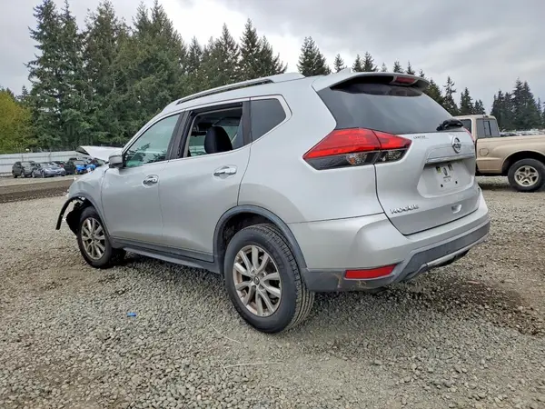 KNMAT2MT8HP587837 2017 NISSAN ROGUE - Image 2