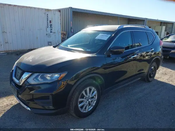 KNMAT2MT8HP589281 2017 NISSAN ROGUE - Image 2