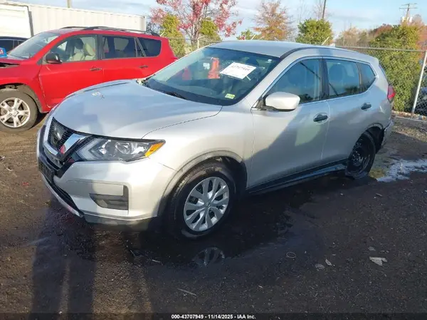KNMAT2MT8HP594674 2017 NISSAN ROGUE - Image 2
