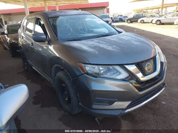 KNMAT2MT8HP599941 2017 NISSAN ROGUE - Image 1