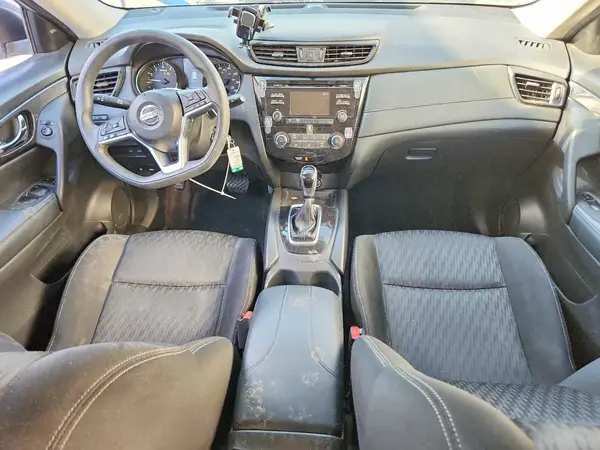 KNMAT2MT8HP600165 2017 NISSAN ROGUE - Image 8