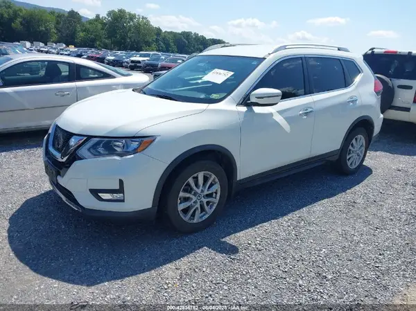 KNMAT2MT8HP601395 2017 NISSAN ROGUE - Image 2