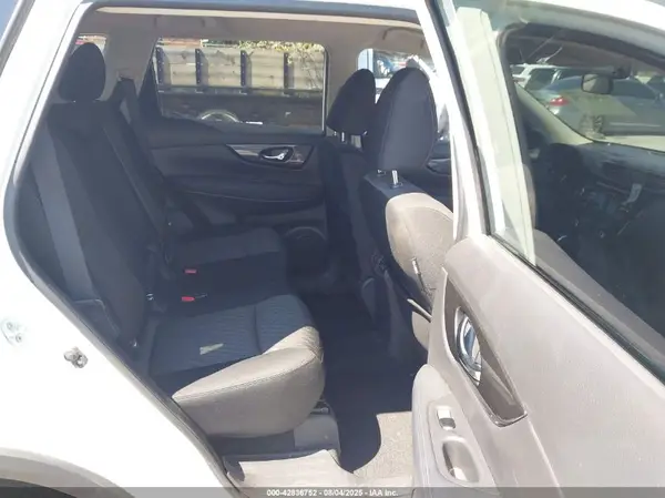 KNMAT2MT8HP601395 2017 NISSAN ROGUE - Image 8