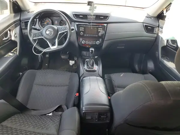 KNMAT2MT8HP605141 2017 NISSAN ROGUE - Image 8