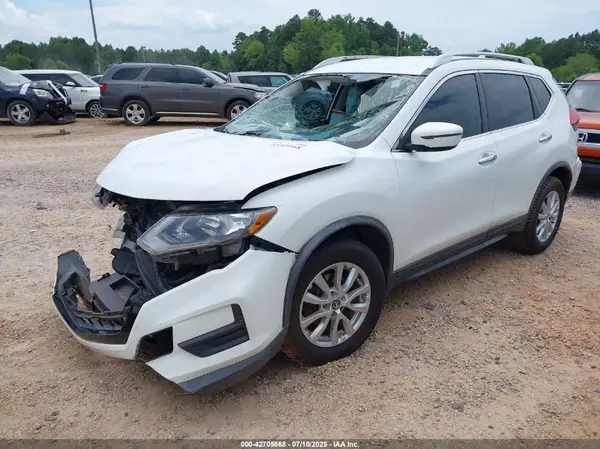 KNMAT2MT8HP606161 2017 NISSAN ROGUE - Image 2
