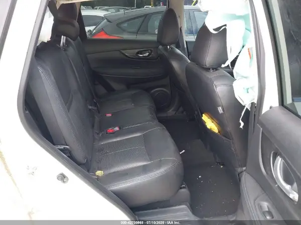 KNMAT2MT8HP606161 2017 NISSAN ROGUE - Image 8