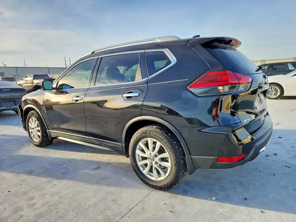 KNMAT2MT8HP606838 2017 NISSAN ROGUE - Image 2