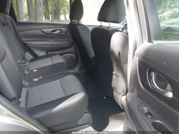 KNMAT2MT8HP608945 2017 NISSAN ROGUE - Image 8