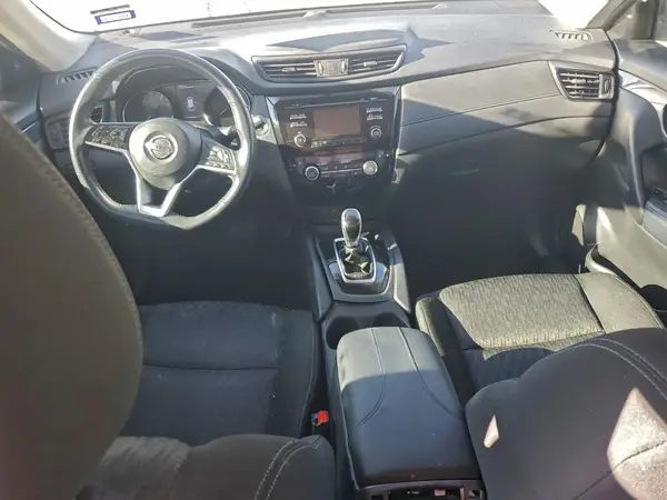 KNMAT2MT8HP611327 2017 NISSAN ROGUE - Image 8