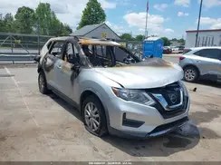 KNMAT2MT8HP611926 2017 NISSAN ROGUE