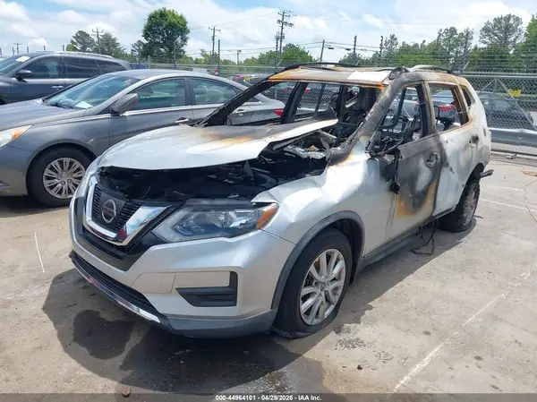 KNMAT2MT8HP611926 2017 NISSAN ROGUE - Image 2