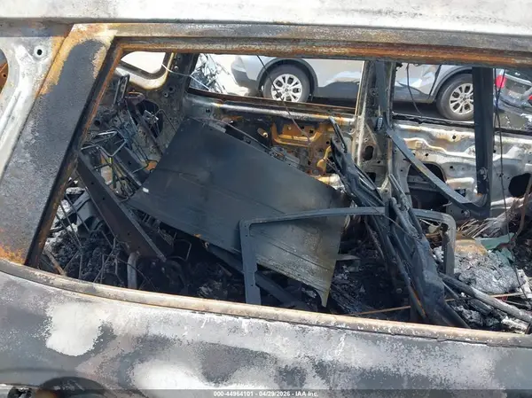 KNMAT2MT8HP611926 2017 NISSAN ROGUE - Image 8