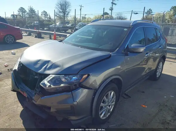 KNMAT2MT8HP614020 2017 NISSAN ROGUE - Image 2
