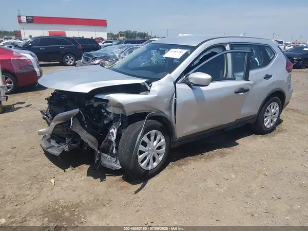 KNMAT2MT8HP615670 2017 NISSAN ROGUE - Image 2