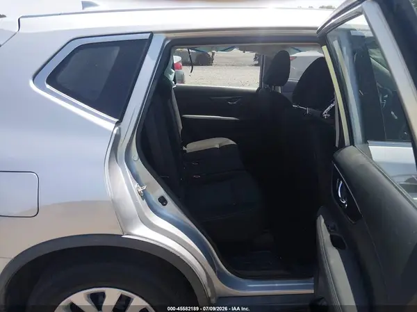 KNMAT2MT8HP615670 2017 NISSAN ROGUE - Image 8